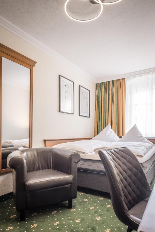 Hotel-Gasthof Hoettl Deggendorf Zewnętrze zdjęcie