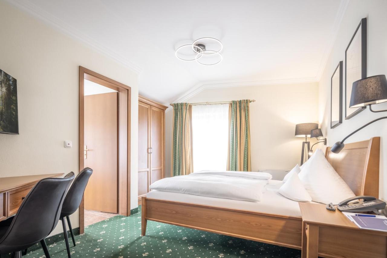 Hotel-Gasthof Hoettl Deggendorf Zewnętrze zdjęcie