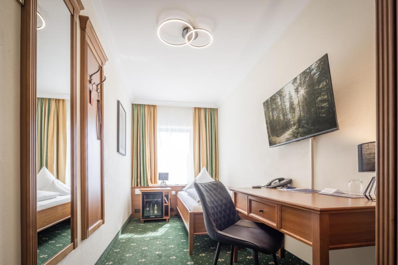 Hotel-Gasthof Hoettl Deggendorf Zewnętrze zdjęcie